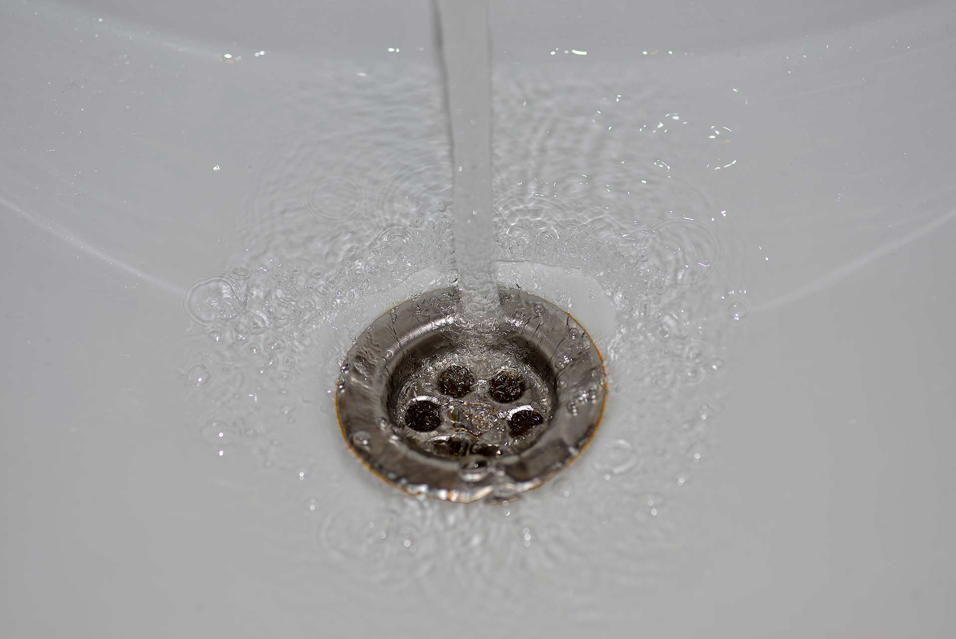 A2B Drains provides services to unblock blocked sinks and drains for properties in New Malden.